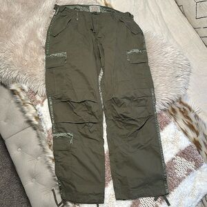 NEVER WORN Abercrombie & Fitch cargo pants